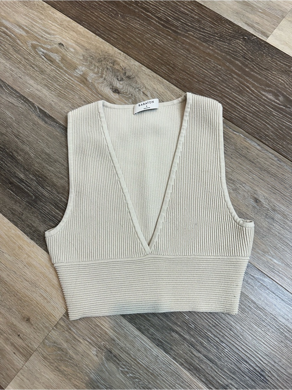 Aritzia Babaton Cream Ribbed V-Neck Knit Tank Top Cropped